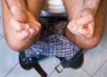 Schmerzen im Rektum beim Stuhlgang sind ein Symptom einer chronischen Prostatitis